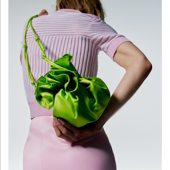 Zara ruffled satin effect bucket bag - Picture 3 of 10